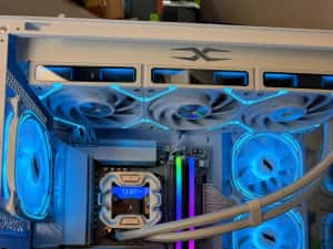 PROMO Ryzen7 9800X3D RAM32GB RTX 5070ti 1000W, 1TB Garantie, TVA, Rate — miniatura 5