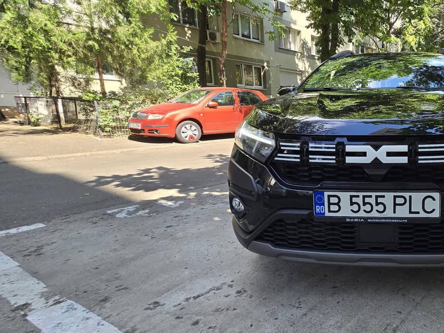 Dacia Jogger Hybrid 140 Expression, 09.2024, 16.600 km — fotografie 1 din 7
