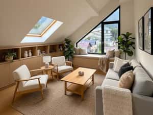 Cât soare încape într-o mansardă din Bușteni? Direct proprietar! — miniatura 1