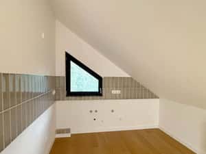 Cât soare încape într-o mansardă din Bușteni? Direct proprietar! — miniatura 6