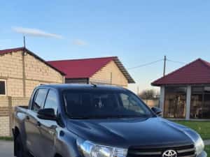 Toyota Hilux 2.4 — miniatura 1