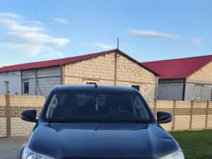 Toyota Hilux 2.4 — miniatura 3