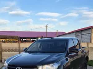 Toyota Hilux 2.4 — miniatura 10