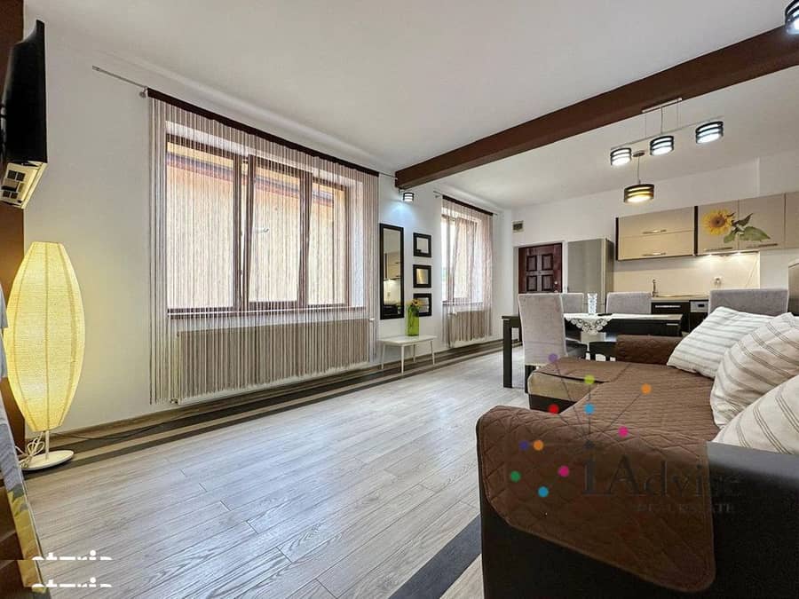 Apartament 3 camere | Centrul Istoric | Poarta Schei | Etaj 1 | Parcar — fotografie 1 din 6