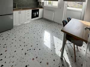 Garsonieră cu balcon, mobilată și utilata — miniatura 3