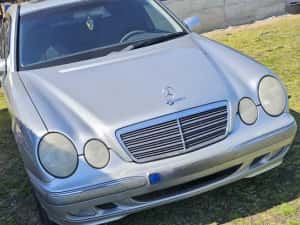 Vând Mercedes Benz W210