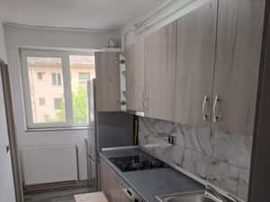 Apartament 2 camere 55 mp, etajul 1 - zona centrala — miniatura 3