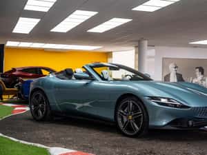 Ferrari Roma Cabrio 620 cp 3.300 km — miniatura 4