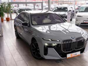 BMW Seria 7 M 760 e xDrive — miniatura 4
