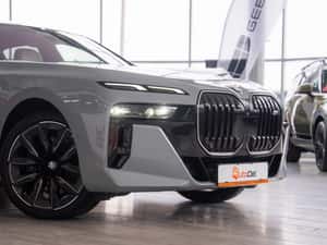 BMW Seria 7 M 760 e xDrive — miniatura 5