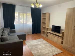 Inchiriez apartament 2 camere decomandat etaj 1 str. Crisan — miniatura 1