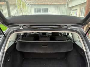 VW Golf 6 Variant (Break) BlueMotion – 1.6 TDI – 2010 — miniatura 6