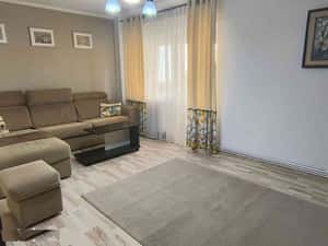 Apartament 3 camere nicolina bloc 1990 — miniatura 3