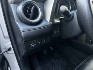 Toyota RAV 4 - SUV 4X4 — miniatura 5