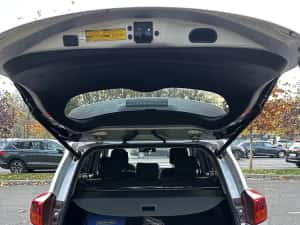 Toyota RAV 4 - SUV 4X4 — miniatura 6