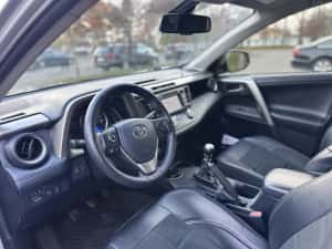 Toyota RAV 4 - SUV 4X4 — miniatura 10