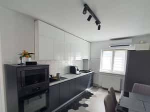 Apartament 3-4 camere renovat, Intre Lacuri — miniatura 2