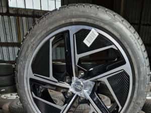 Roti/Jante/Jenti NOI originale Audi RS e-tron GT | 245/45 285/40 R20 — miniatura 4