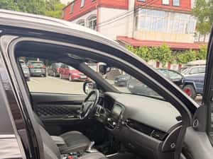 Mitsubishi Outlander 2020 Hibrid, 41.800 km — miniatura 5