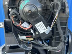 Aerotermă aer interior Range Rover Velar — miniatura 1