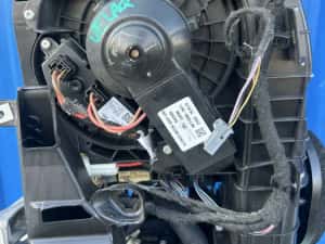 Aerotermă aer interior Range Rover Velar — miniatura 8