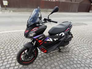Aprilia SR GT 125 Replica model 2025 — miniatura 3