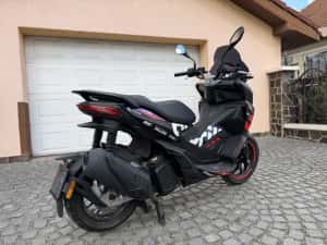 Aprilia SR GT 125 Replica model 2025 — miniatura 5