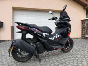 Aprilia SR GT 125 Replica model 2025 — miniatura 10