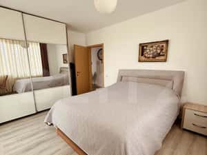 Iosia- Decebal, 3 camere, apartament mobilat, cu terasa de 20mp — miniatura 2
