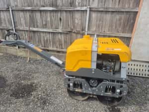 Cilindru compactor de Închiriat — miniatura 6