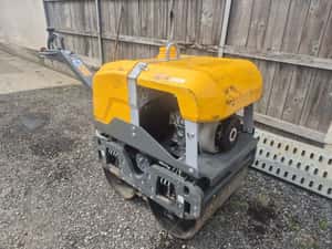 Cilindru compactor de Închiriat — miniatura 7