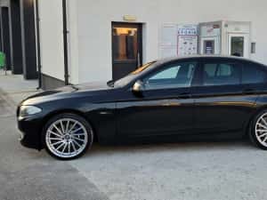 Bmw f10 3.0 D manual unic proprietar stare impecabila. SE POATE ACHIZIȚIONA SI IN RATE Garanție/ livrare in tara — miniatura 3