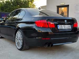 Bmw f10 3.0 D manual unic proprietar stare impecabila. SE POATE ACHIZIȚIONA SI IN RATE Garanție/ livrare in tara — miniatura 4