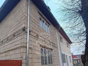 Apartament 5 camere cu teren 266 mp, nivel parter - zona Eroilor