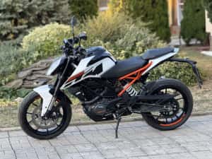 KTM Duke 125 ABS 7.000km(carte service) 2019 A1-16Ani — miniatura 4