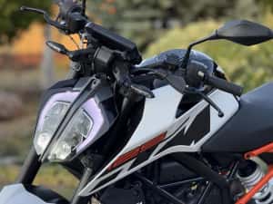 KTM Duke 125 ABS 7.000km(carte service) 2019 A1-16Ani — miniatura 5