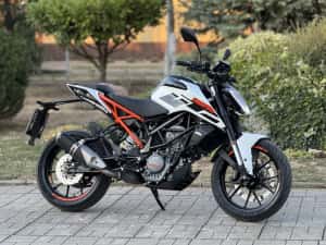 KTM Duke 125 ABS 7.000km(carte service) 2019 A1-16Ani — miniatura 8