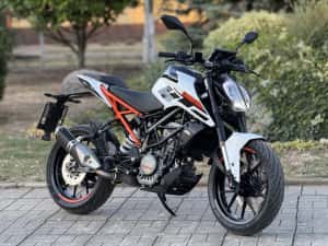 KTM Duke 125 ABS 7.000km(carte service) 2019 A1-16Ani — miniatura 10