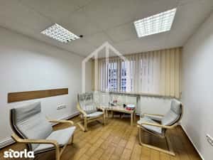 Apartament cu 3 camere, 55mp utili, decomandat, parter inalt, Centru — miniatura 5