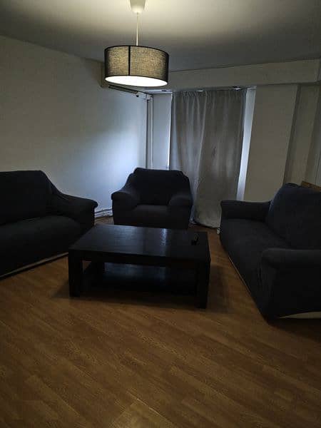 Inchiriez ap. 3 camere — fotografie 1 din 6