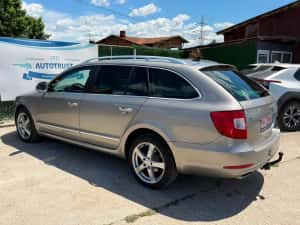 Skoda Superb 2.0 TDI 140 CP Laurin Klement Clima Navigatie Incalzire Canapele — miniatura 3