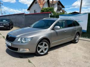 Skoda Superb 2.0 TDI 140 CP Laurin Klement Clima Navigatie Incalzire Canapele — miniatura 9