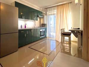 Apartament modern cu 2 camere semidecomandate, balcon si parcare!