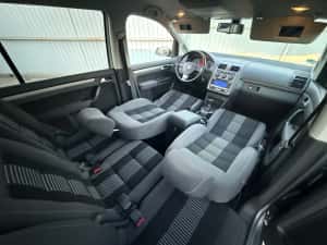 VW TOURAN 1.9 tdi* 105 cp* 2009* Automat* IMPECABIL!!! — miniatura 5