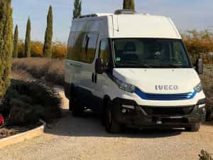 Autorulota campervan Iveco de LUX - conversie noua 2026, omologata- nu Fiat, nu Peugeot, nu Mercedes, nu Citroen - Merita VAZUT