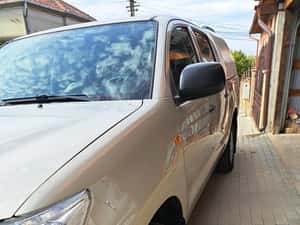 vând Toyota Hilux 2012 — miniatura 4