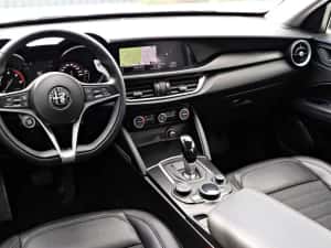Alfa Romeo / Stelvio / 2018 / 4X4 /Automat / Distronic/Lane/Side/Memorii/Camera/Piele/Full LED / Incalzire — miniatura 6