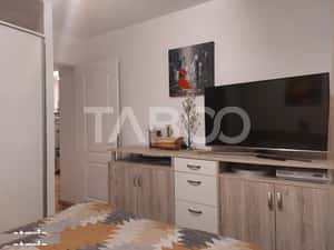 Apartament 55 mpu mobilat utilat 3 camere 2 balcoane pivnita Cisnadie — miniatura 1