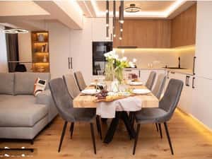 apartament decomandat de inchiriat cu 3 camere  in Splaiul Unirii