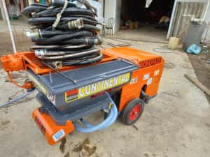 Masina pompa de tencuit 220v pe baza de nisip ,ca si noua — miniatura 1